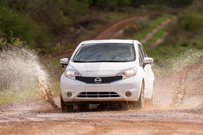 Nissan Note with self-cleaning paint .jpg